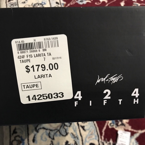 New 424 Fifth booties - Picture 7 of 7